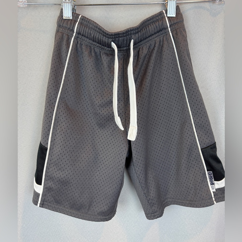 Gap 1986 Gray Mesh Athletic Shorts- Size Small (6-7)